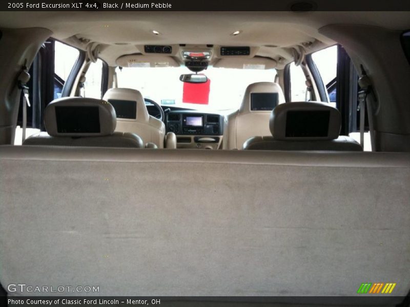 Black / Medium Pebble 2005 Ford Excursion XLT 4x4