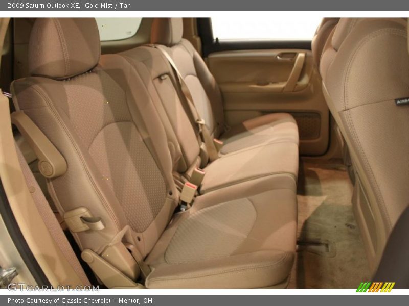Gold Mist / Tan 2009 Saturn Outlook XE