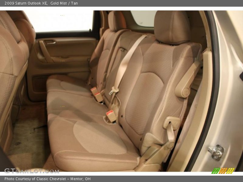 Gold Mist / Tan 2009 Saturn Outlook XE