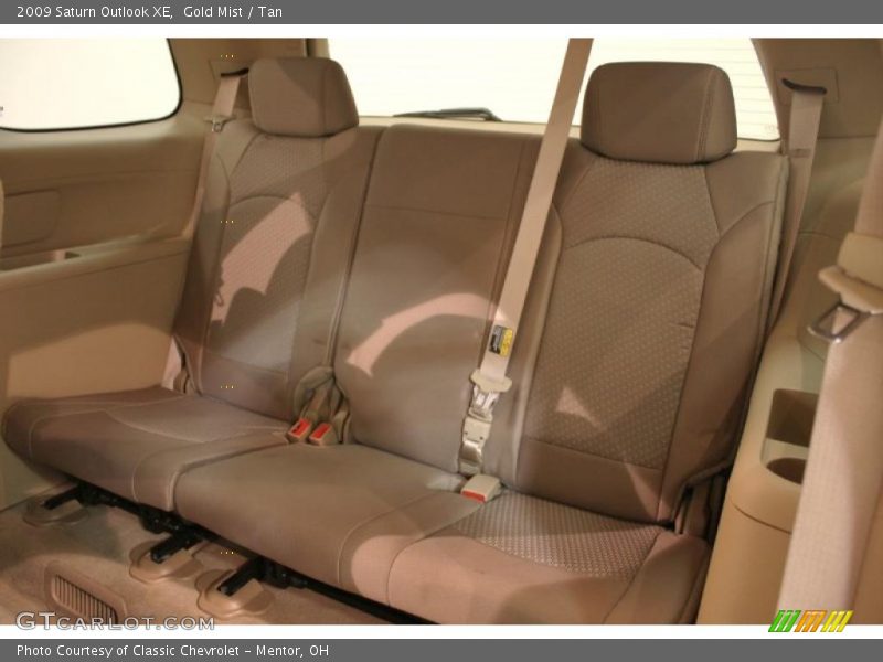 Gold Mist / Tan 2009 Saturn Outlook XE