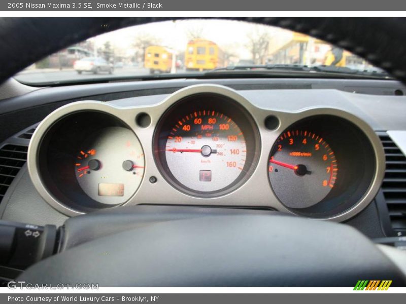 Smoke Metallic / Black 2005 Nissan Maxima 3.5 SE