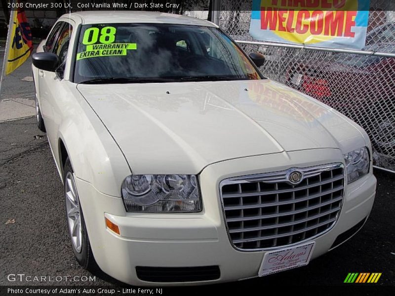 Cool Vanilla White / Dark Slate Gray 2008 Chrysler 300 LX