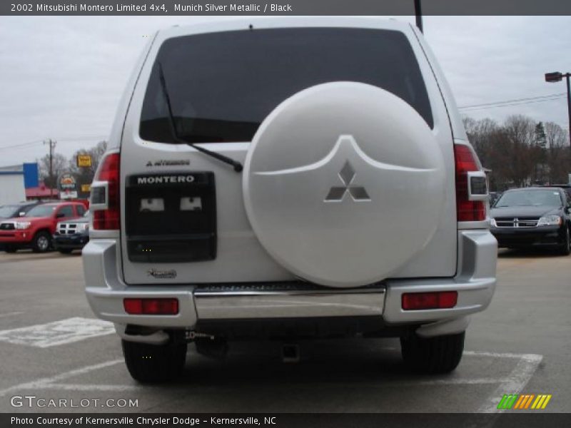 Munich Silver Metallic / Black 2002 Mitsubishi Montero Limited 4x4
