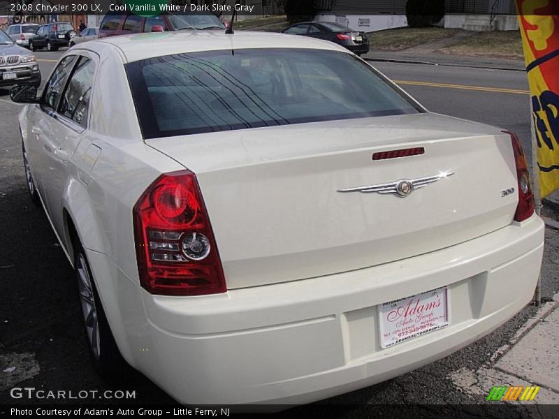 Cool Vanilla White / Dark Slate Gray 2008 Chrysler 300 LX