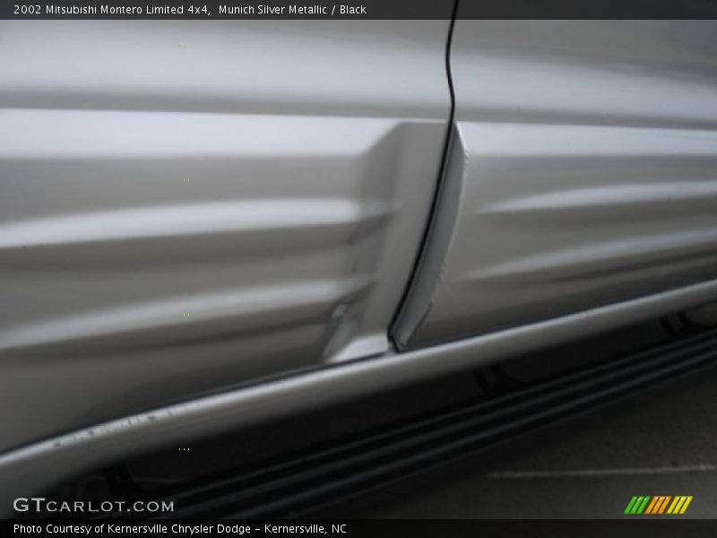 Munich Silver Metallic / Black 2002 Mitsubishi Montero Limited 4x4