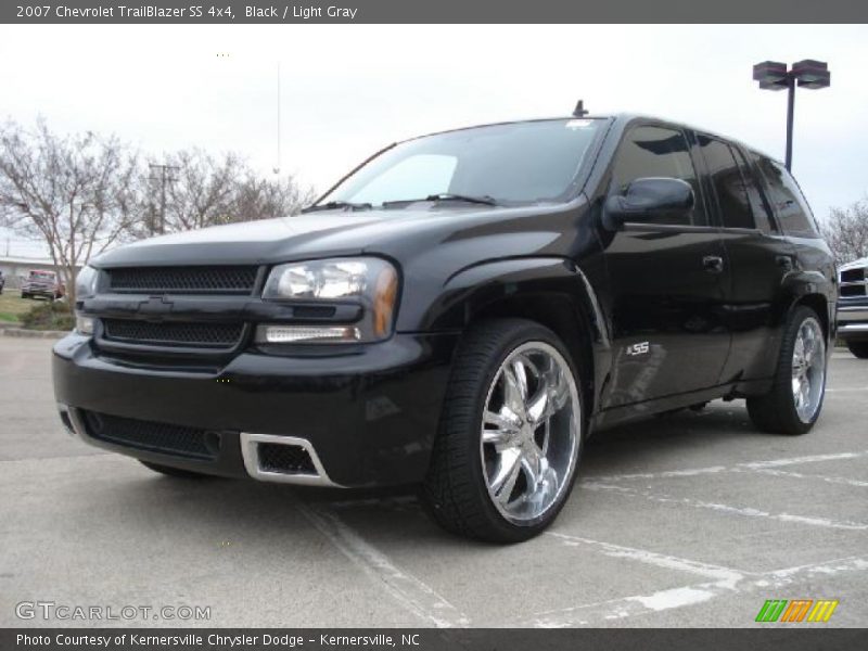 Front 3/4 View of 2007 TrailBlazer SS 4x4