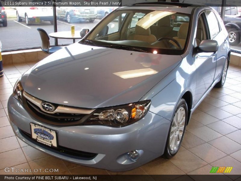 Front 3/4 View of 2011 Impreza 2.5i Premium Wagon