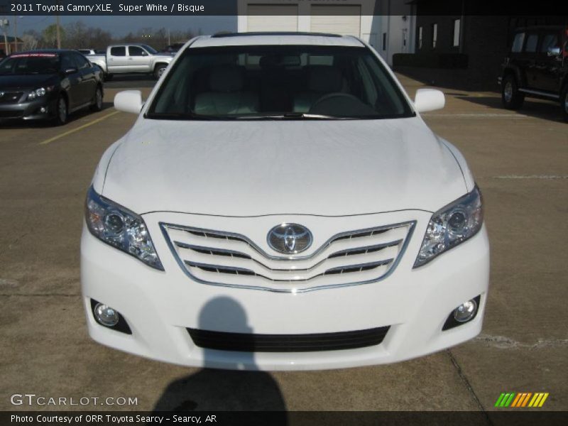 Super White / Bisque 2011 Toyota Camry XLE