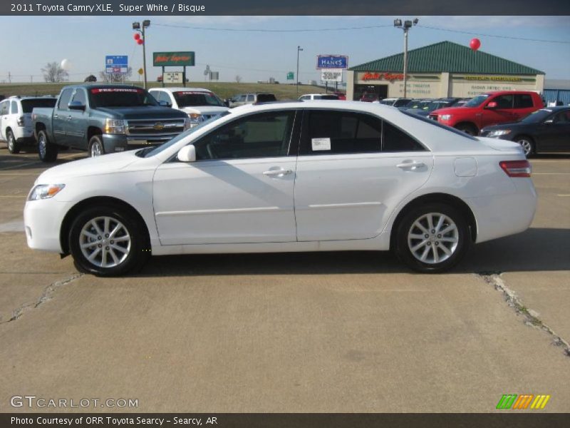 Super White / Bisque 2011 Toyota Camry XLE