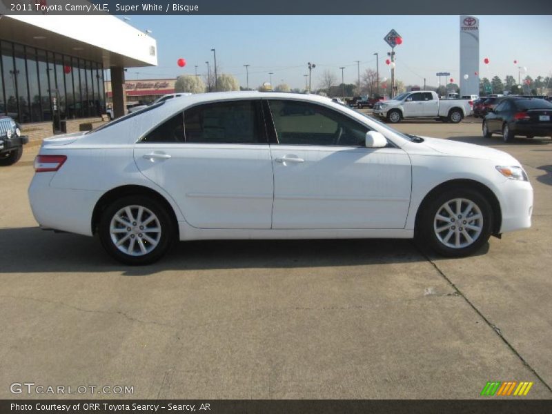 Super White / Bisque 2011 Toyota Camry XLE