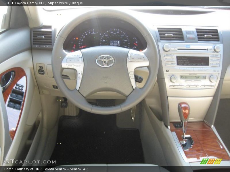 Super White / Bisque 2011 Toyota Camry XLE