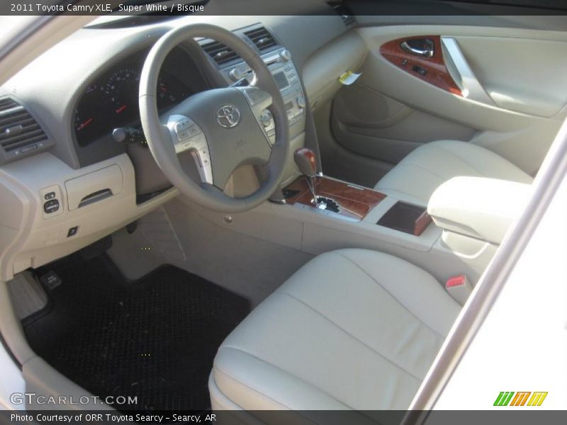 Super White / Bisque 2011 Toyota Camry XLE