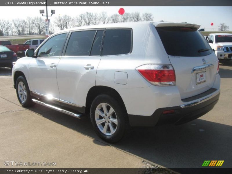 Blizzard White Pearl / Sand Beige 2011 Toyota Highlander SE
