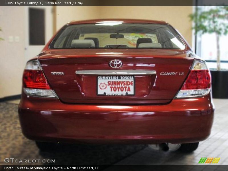 Salsa Red Pearl / Gray 2005 Toyota Camry LE