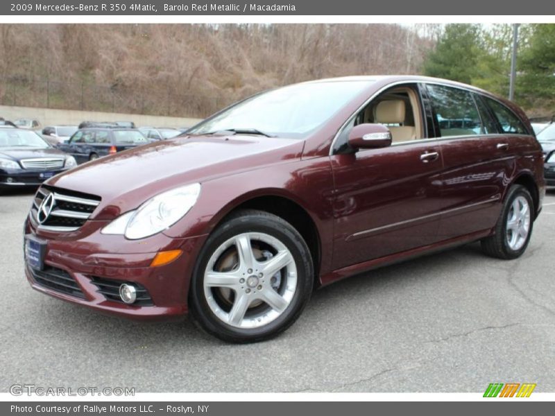 Front 3/4 View of 2009 R 350 4Matic