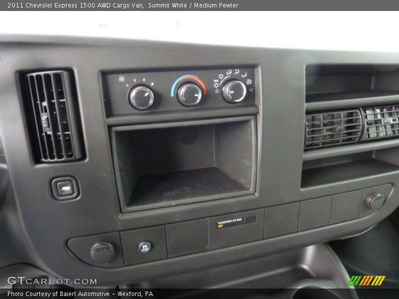Summit White / Medium Pewter 2011 Chevrolet Express 1500 AWD Cargo Van