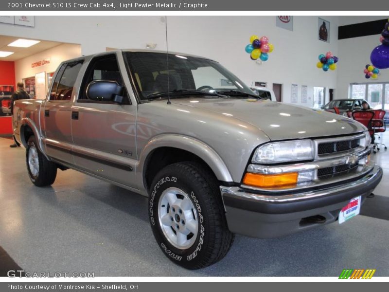 Light Pewter Metallic / Graphite 2001 Chevrolet S10 LS Crew Cab 4x4