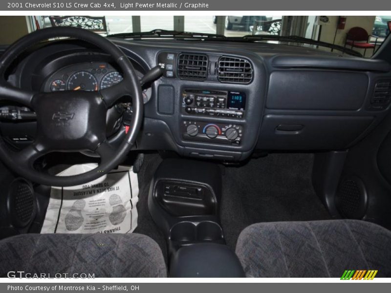 Light Pewter Metallic / Graphite 2001 Chevrolet S10 LS Crew Cab 4x4