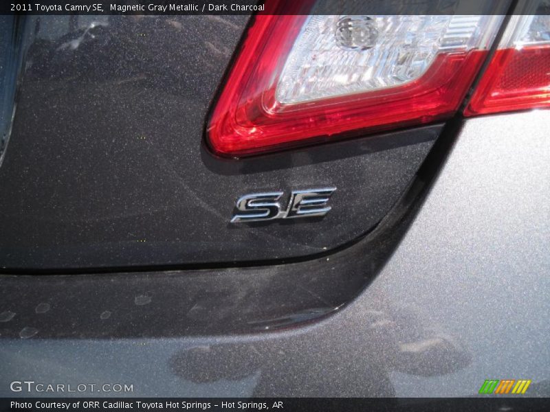 Magnetic Gray Metallic / Dark Charcoal 2011 Toyota Camry SE