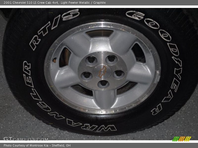 Light Pewter Metallic / Graphite 2001 Chevrolet S10 LS Crew Cab 4x4