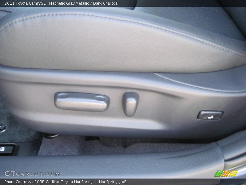 Magnetic Gray Metallic / Dark Charcoal 2011 Toyota Camry SE