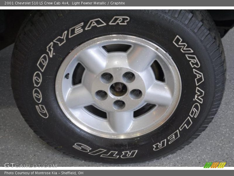 Light Pewter Metallic / Graphite 2001 Chevrolet S10 LS Crew Cab 4x4