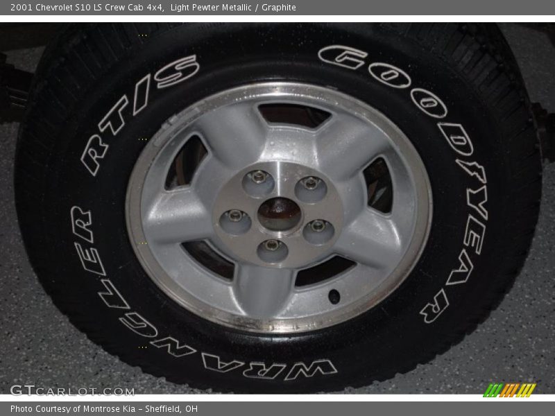 Light Pewter Metallic / Graphite 2001 Chevrolet S10 LS Crew Cab 4x4