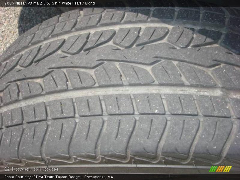 Satin White Pearl / Blond 2006 Nissan Altima 2.5 S