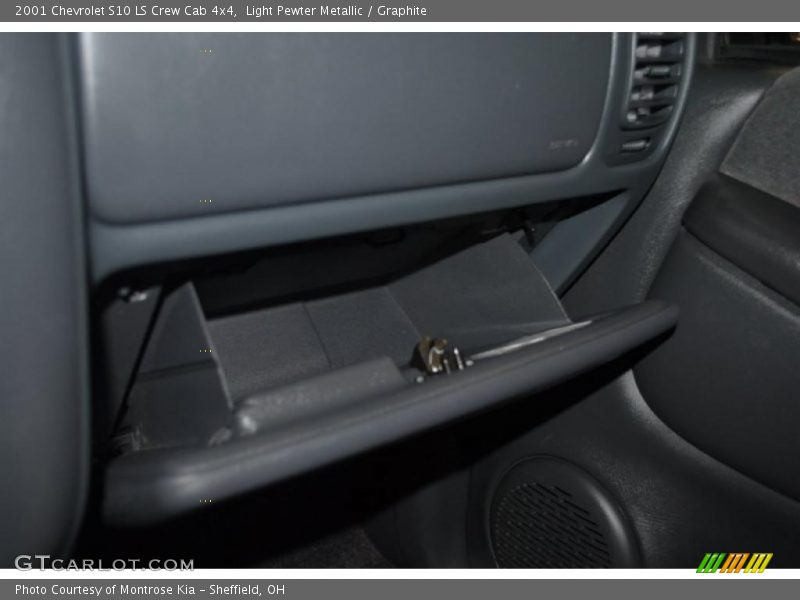 Light Pewter Metallic / Graphite 2001 Chevrolet S10 LS Crew Cab 4x4