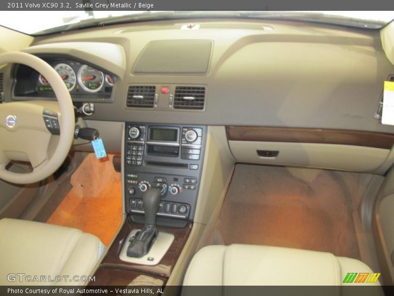 Dashboard of 2011 XC90 3.2