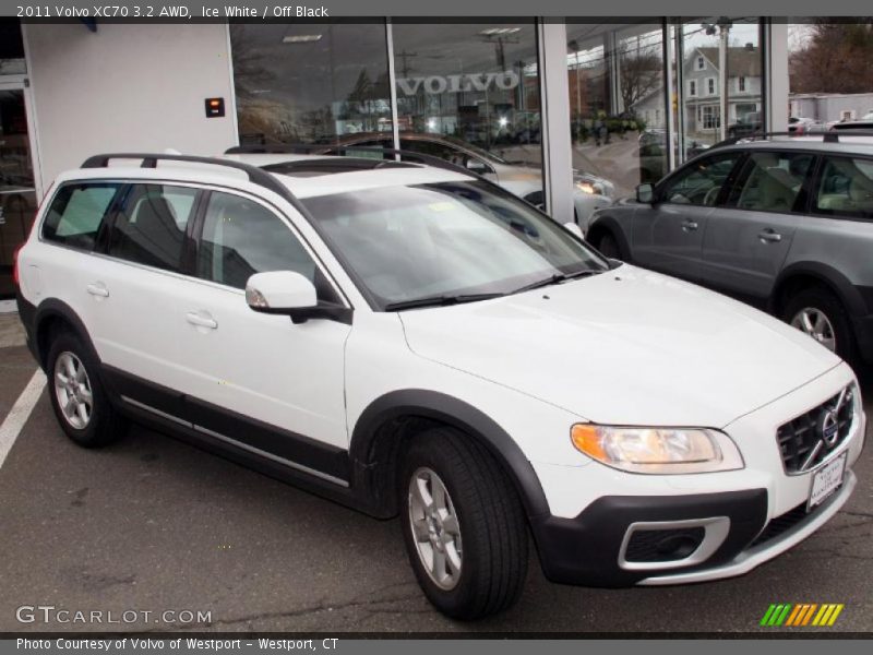 Ice White / Off Black 2011 Volvo XC70 3.2 AWD