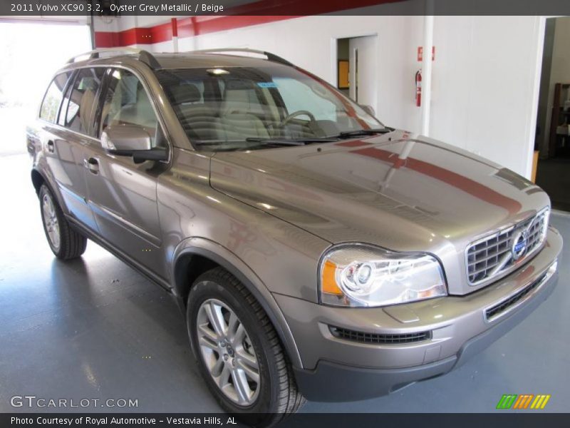 Front 3/4 View of 2011 XC90 3.2