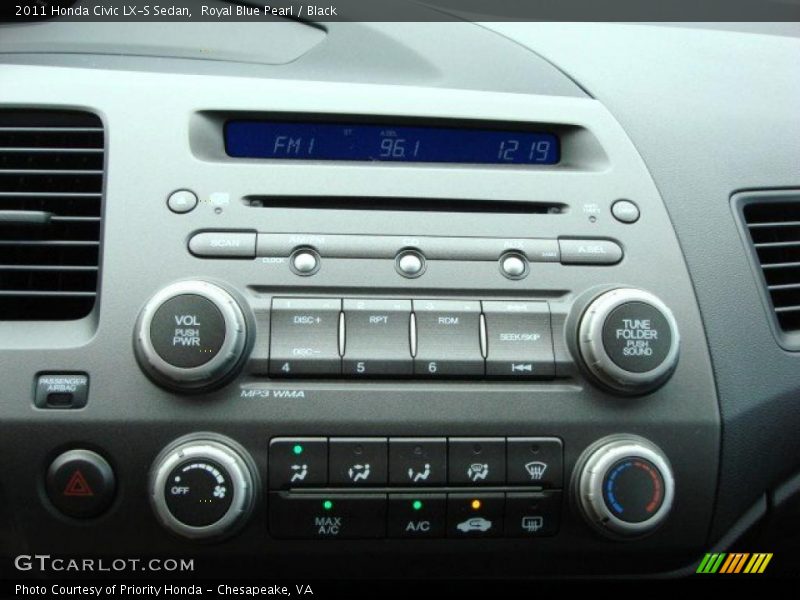 Controls of 2011 Civic LX-S Sedan