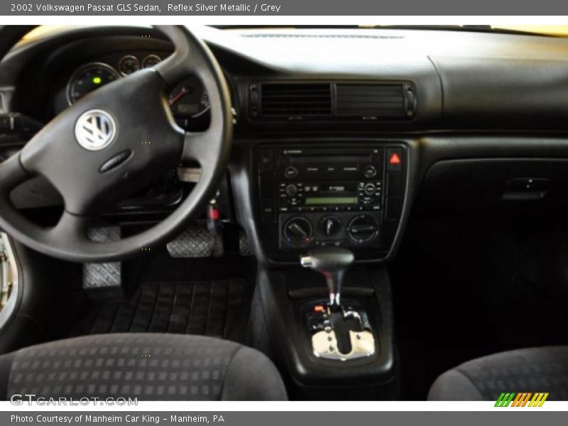 Reflex Silver Metallic / Grey 2002 Volkswagen Passat GLS Sedan