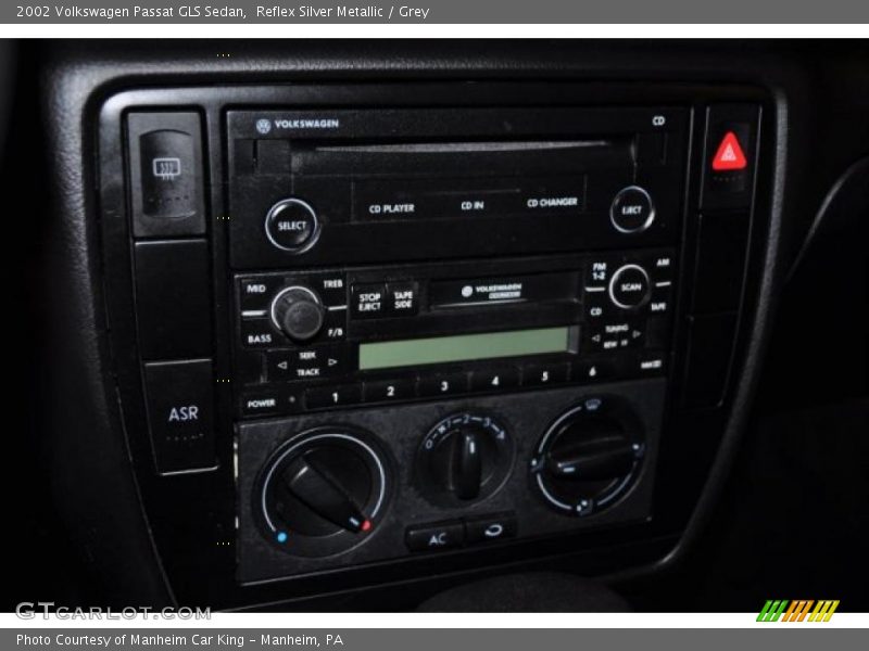 Reflex Silver Metallic / Grey 2002 Volkswagen Passat GLS Sedan