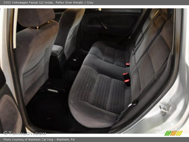 Reflex Silver Metallic / Grey 2002 Volkswagen Passat GLS Sedan