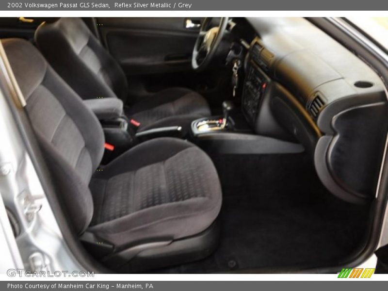Reflex Silver Metallic / Grey 2002 Volkswagen Passat GLS Sedan