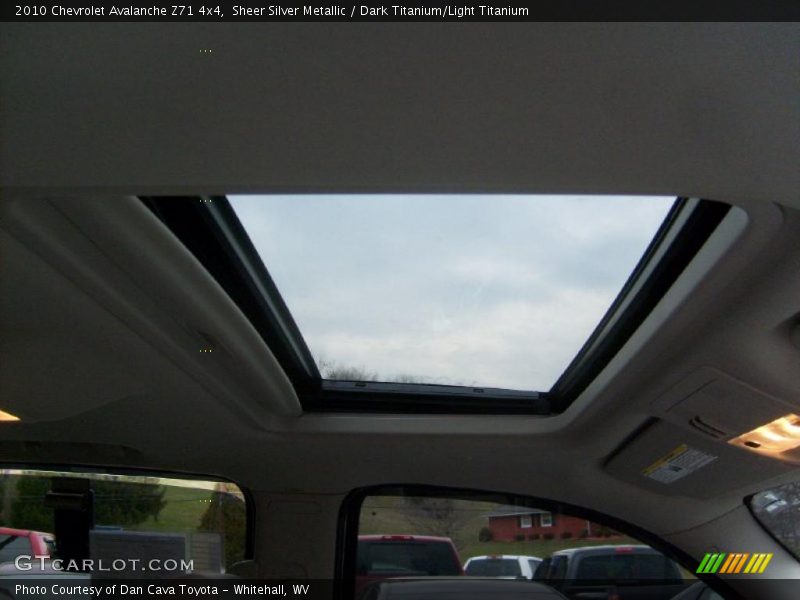 Sheer Silver Metallic / Dark Titanium/Light Titanium 2010 Chevrolet Avalanche Z71 4x4