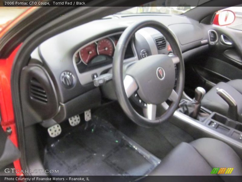 Dashboard of 2006 GTO Coupe