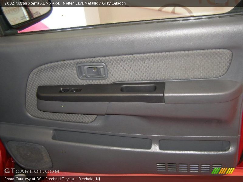 Molten Lava Metallic / Gray Celadon 2002 Nissan Xterra XE V6 4x4