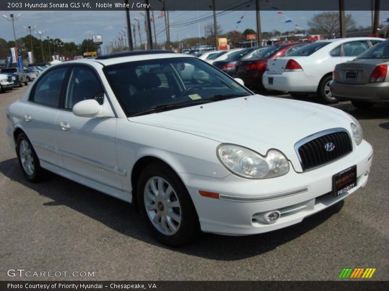 Noble White / Grey 2003 Hyundai Sonata GLS V6