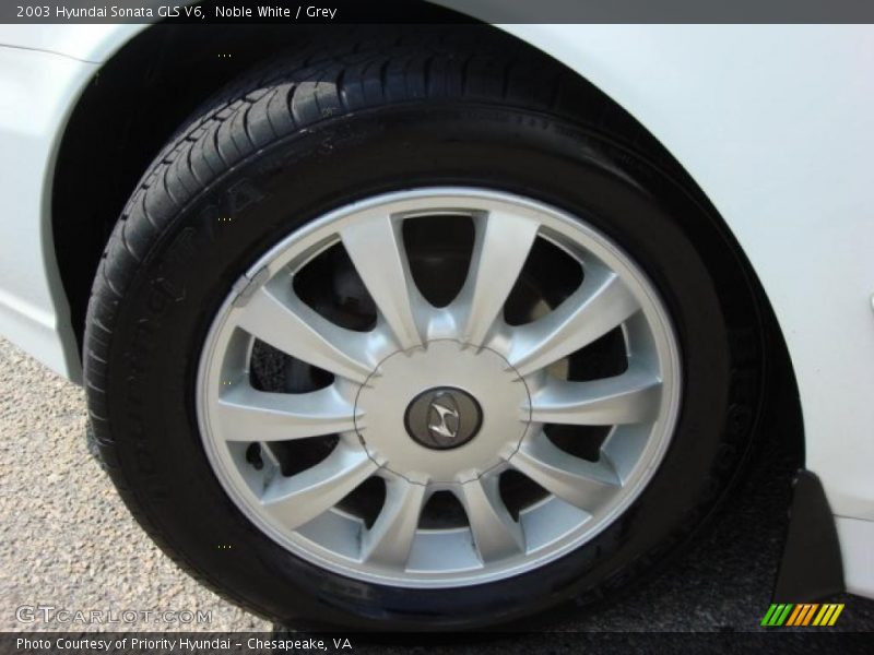 Noble White / Grey 2003 Hyundai Sonata GLS V6