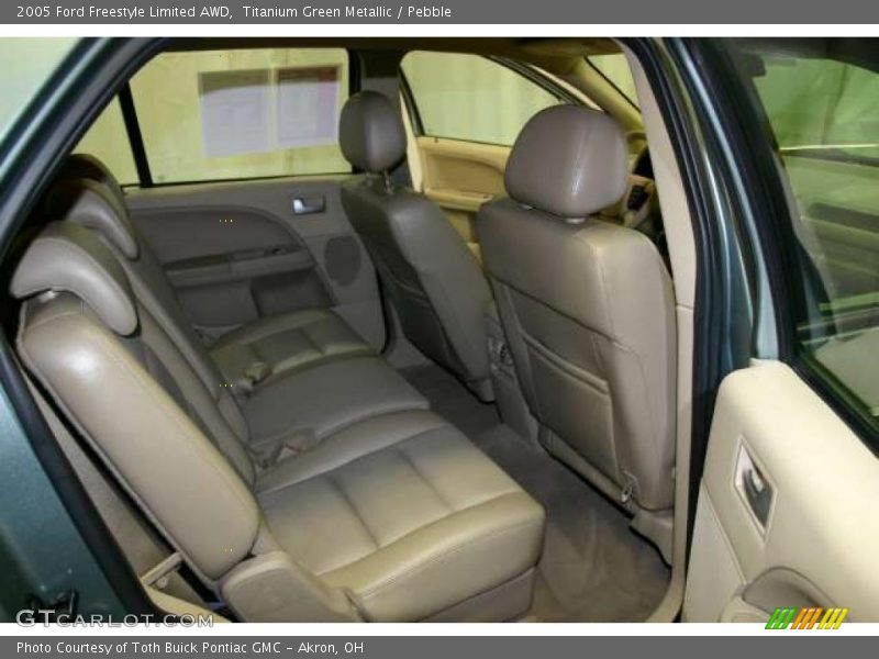  2005 Freestyle Limited AWD Pebble Interior