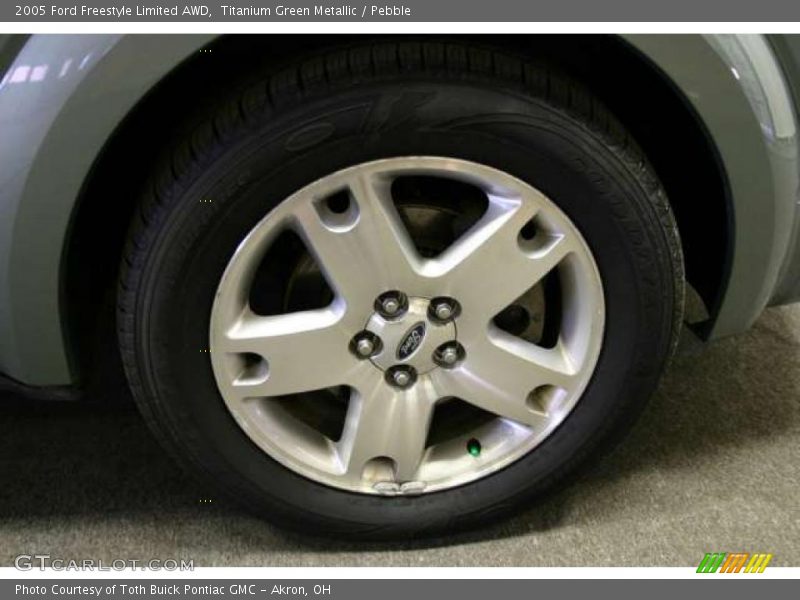  2005 Freestyle Limited AWD Wheel