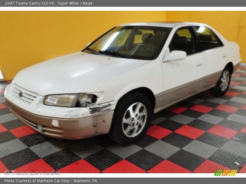 Super White / Beige 1997 Toyota Camry XLE V6