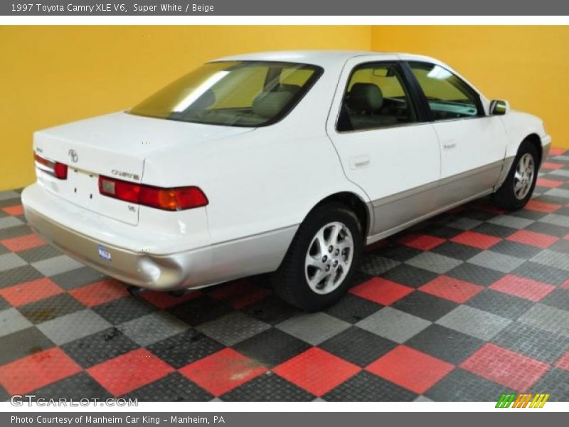 Super White / Beige 1997 Toyota Camry XLE V6