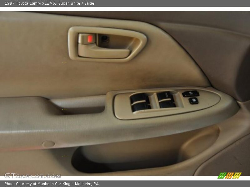 Super White / Beige 1997 Toyota Camry XLE V6