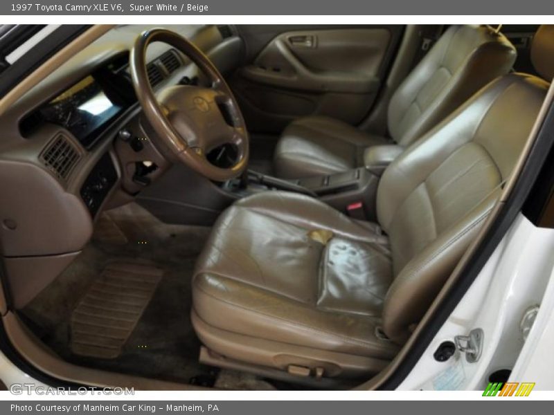 Super White / Beige 1997 Toyota Camry XLE V6