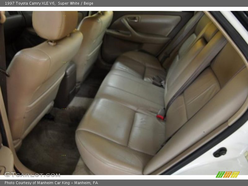 Super White / Beige 1997 Toyota Camry XLE V6