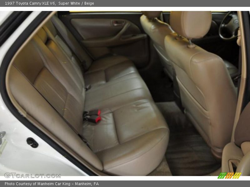 Super White / Beige 1997 Toyota Camry XLE V6